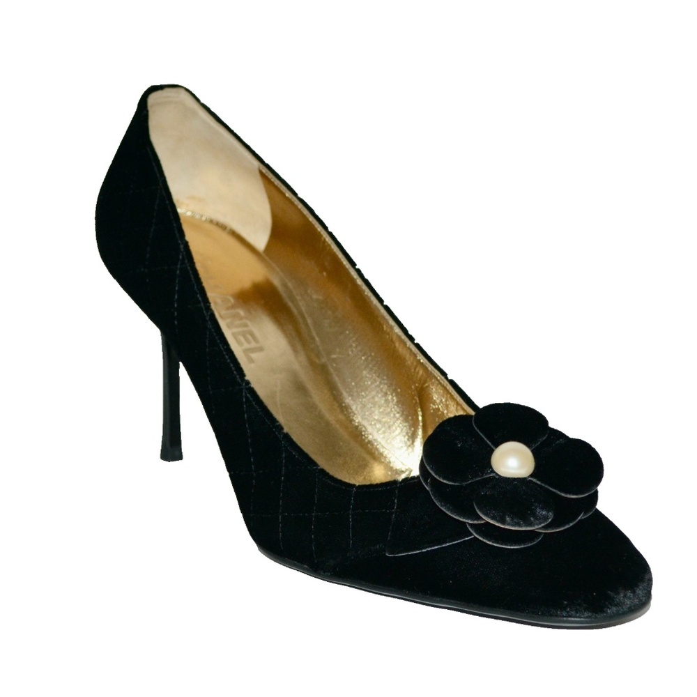 NIB AUTHENTIC CHANEL CAMELLIA PEARL VELOUR PUMPS